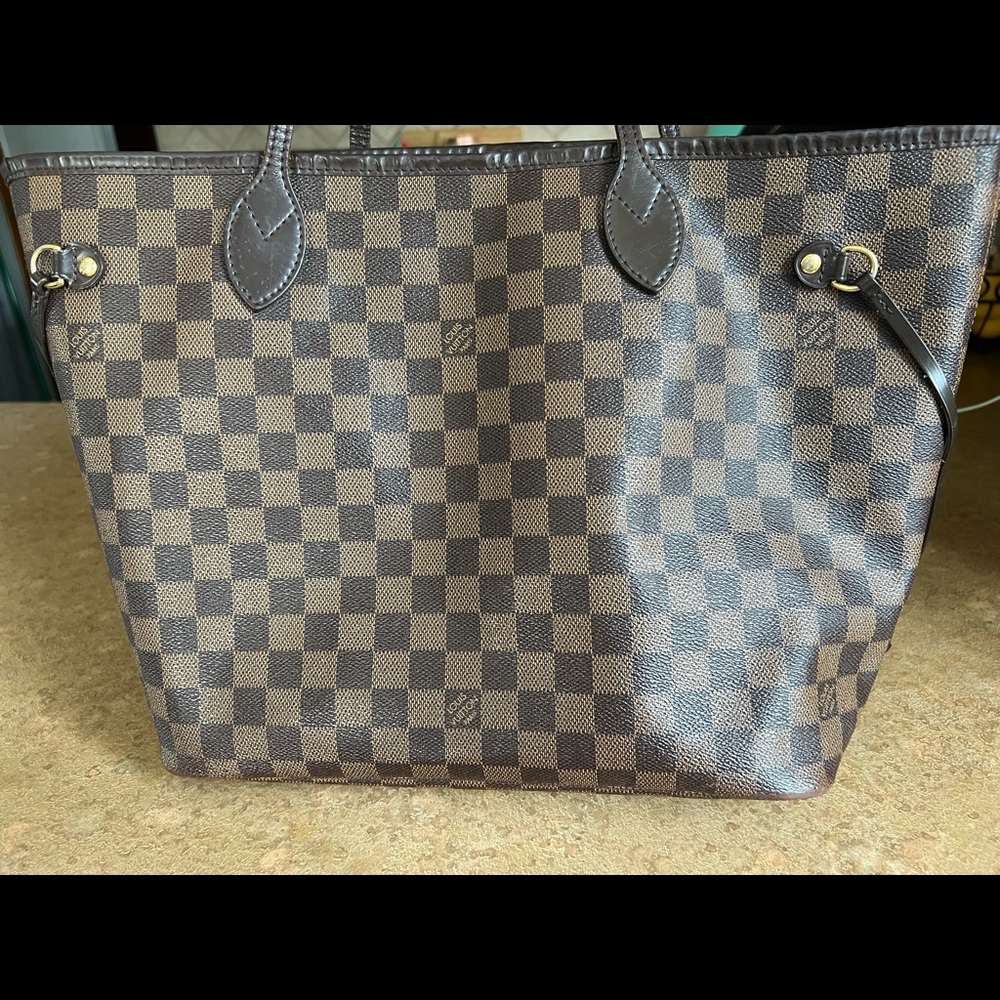 Louis Vuitton “Neverfull”